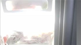 冰箱換燈泡…一開驚見「異世界」臉綠　全場笑瘋：後勁好強 圖／翻攝自PTT