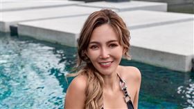 拐拐甜美外型配上火辣身材，吸引31萬粉絲追蹤。（圖／翻攝自sabrina5477_ IG）