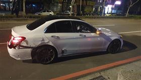 新北市，三峽，賓士300哥，肇事逃逸，
