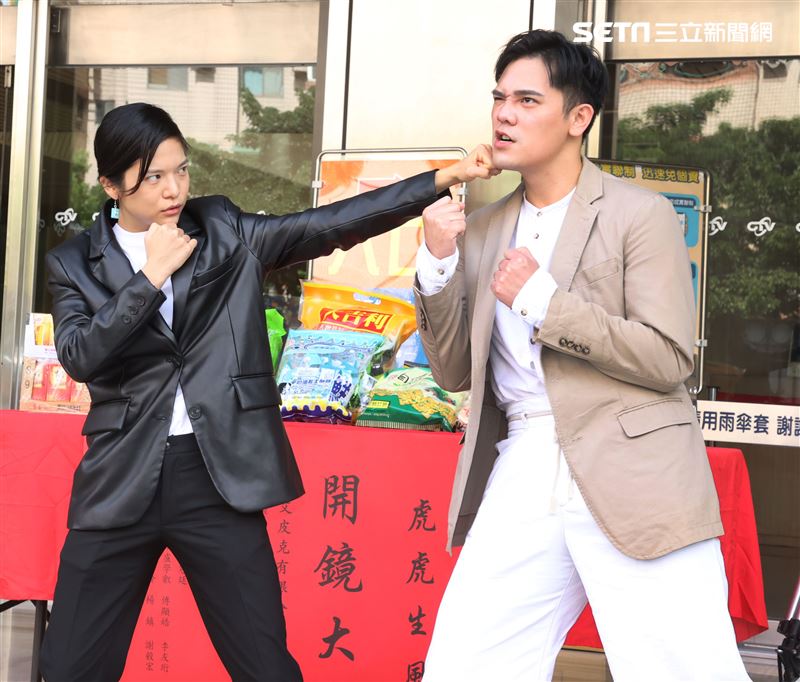 原民台青春成長劇「虎虎生風」演員李友珩、盧學叡。（記者邱榮吉/攝影）