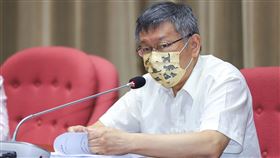 柯文哲前往市議會國民黨團報告預算台北市長柯文哲13日中午率團隊赴台北市議會國民黨團說明本會期政策性預算及優先議法案，希望議會能儘速通過熊好券預算。中央社實習記者蕭宇軒攝  110年10月13日