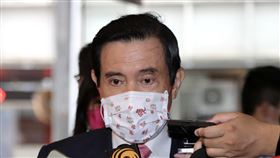 蔡總統國慶演說  馬英九：不符合台灣人民利益總統蔡英文國慶演說，外界解讀有兩國論等內容，前總統馬英九（圖）12日出席華僑救國聯合總會第69屆全球華僑節大會，對於蔡總統的國慶演說，馬英九在受訪時表示，蔡總統的講話不符合台灣人民利益，會造成兩岸衝突，他更擔心會失去台灣與美國的互信。中央社記者張皓安攝  110年10月12日