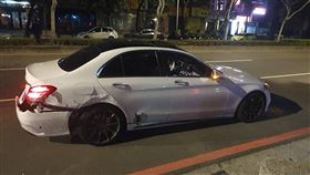 新北市，三峽，賓士300哥，肇事逃逸，