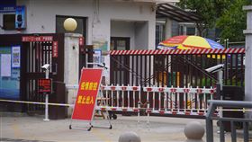 曾光：中國防疫不會一直清零  需與病毒共存中國國家衛健委高級別專家組成員曾光接受港媒專訪時表示，中國防疫不會一直堅持「清零」，長遠還是要與病毒共存。圖為鄭州一個小區被調整為中風險地區後，遭到封閉管理。（中新社提供）中央社  110年8月13日
