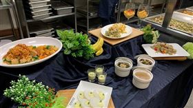 臺中慈濟醫院導入灃食基金會《蔬食食譜》，員工餐廳料理菜色展現新風味。（圖／灃食教育基金會提供）
