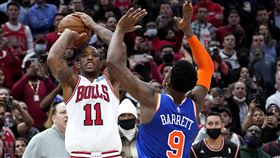 ▲德羅森（DeMar DeRozan）最後一擊麵包，公牛連勝停在4場。（圖／美聯社／達志影像）