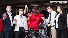 陳柏惟從立院畢業。（圖／記者陳政宇攝影）