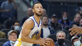▲柯瑞（Stephen Curry）投進7顆三分球，攻下全場最高36分。（圖／美聯社／達志影像）