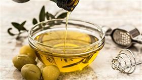 調味料，醬油，味噌，糖，鹽，橄欖油　圖／pixabay