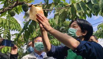 曝賴這樣幫釋迦農！他：別學國民黨畜牲步