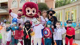 ▲猿氣和樂天女孩林襄參加球團舉辦的深根在地活動。（圖／樂天桃猿球團提供）