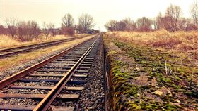 鐵道,鐵路,平交道 圖Pixabay