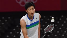 東奧羽球男單　周天成止步8強（1）台灣羽球一哥周天成（圖）31日在東京奧運男子單打8強賽，以14比21、21比9、14比21不敵里約奧運男單金牌得主、中國好手諶龍，止步8強。中央社記者吳家昇攝  110年7月31日