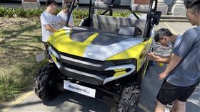 成大工設系打造全地形車  奪日本設計大獎成功大學工業設計學系團隊作品Bandera-UTV（UTV，Utility Terrain Vehicle）全地形車，主要為因應未來極端氣候變化帶來的惡劣環境、高山土石流等艱困地形需求，滿足商業市場與救災救援等不同用途，今年從全球5835件作品中脫穎而出，奪下日本「2021 GOOD DESIGN AWARD設計大獎」。（成功大學提供）中央社記者張榮祥台南傳真  110年10月29日