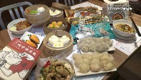 文 明星港點慘1800