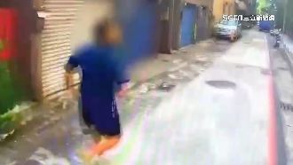 通緝犯賣場偷竊　跑2百米被民眾圍捕