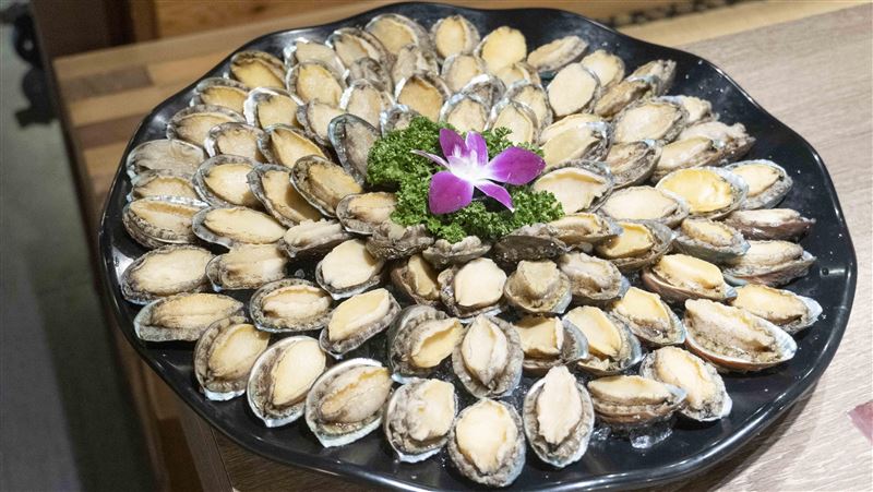 健保卡後4碼相加　爽吃相同數量鮑魚