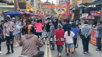 疫情趨緩好熱鬧！東港迎王攤販喜賺飽