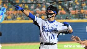 富邦應援團長Travis崔維斯。（圖／記者王怡翔攝影）