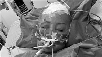 婦遭學生撞飛腦出血　兒泣：我媽很冤