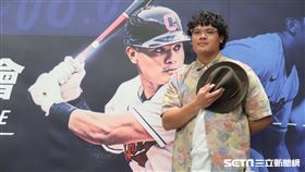 張育成出席記者會分享心情。（圖／記者王怡翔攝影）