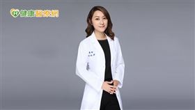 在多巴胺抑制劑當中，除了口服藥物，現在也有每月一針的抗躁鬱症長效型針劑可供選擇，根據柯凱婷主任的觀察，長效型針劑有助提升治療穩定度，也可減少患者長期吃藥所產生的疲乏感