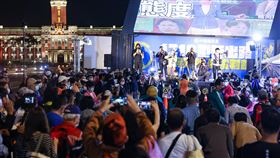 國民黨夜宿凱道第2天國民黨為宣傳四大公投案，發起夜宿凱道49天活動，31日進入第2天。中央社記者鄭清元攝  110年10月31日