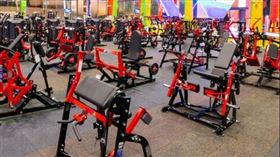 World Gym健身房以防疫為由不提供毛巾，卻又不讓民眾請防疫假，讓會員氣炸。 (圖／取自World Gym官網)
