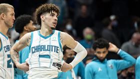 ▲「球三弟」鮑爾（LaMelo Ball）投進5顆三分球攻下全場最高30分。（圖／美聯社／達志影像）