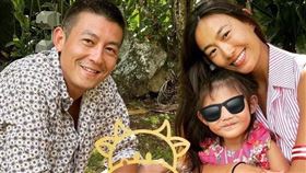 陳冠希情定超模秦舒培後生下1女，一家人定居美國。（圖／翻攝自陳冠希IG）