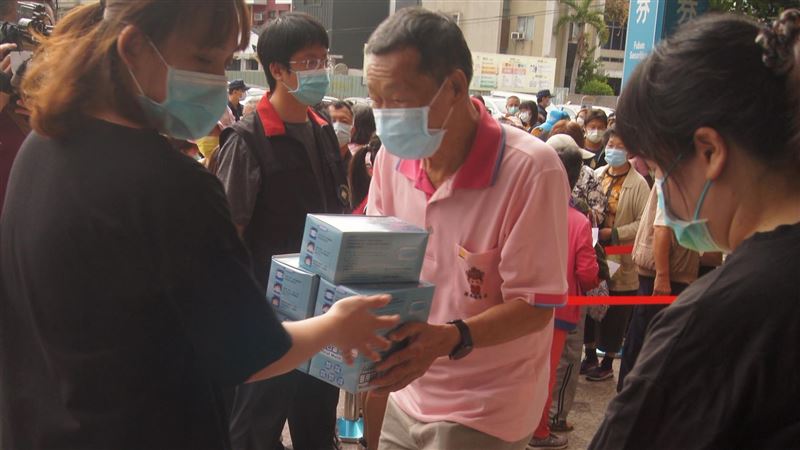 1片4角口罩被搶光　追加1000盒