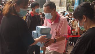 1片4角口罩被搶光　追加1000盒