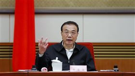 限電危機後  李克強召開國家能源委員會會議9日，中國國務院總理、國家能源委員會主任李克強主持召開國家能源委員會會議。國務院副總理、國家能源委員會副主任韓正出席。對於當前限電危機，李克強要求糾正有些地方「一刀切」限電限產或運動式「減碳」。（中新社提供）中央社  110年10月11日