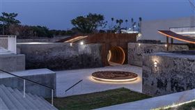 屏東縣民公園獲美國建築大師獎以台糖舊紙漿廠工業遺構再造歷史場景的屏東縣民公園再度獲國際肯定，近期拿下美國建築大師獎的公共區域景觀設計獎及景觀城市設計獎。（屏東縣政府提供）中央社記者郭芷瑄傳真  110年11月3日