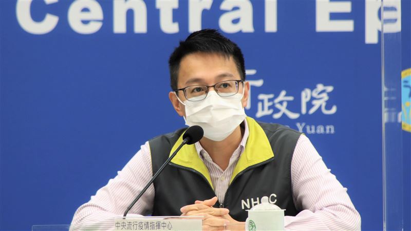 蔡明興夫人打過2劑AZ　列境外移入