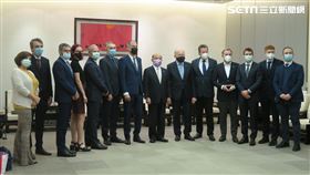 行政院長蘇貞昌今（3）日接見歐洲議會（EP）「外國干預歐盟民主程序特別委員會」（INGE）代表團。（圖／記者盧素梅攝影)