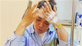 關韶文因打疫苗身體出現不適，緊急住院做詳細檢查（圖／翻攝自關韶文臉書）