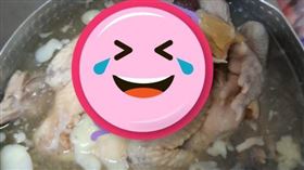 ▲全聯買金華燉雞！她嗨喊「多1塊肉」　網笑：它是金華本人（圖／翻攝自全聯消費經驗老實說臉書）