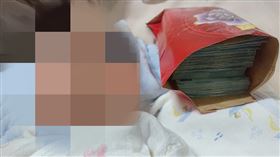 寶寶滿月旁邊躺「現金禮包」　網目測金額全傻：投胎比投資　圖／翻攝自爆廢公社二館