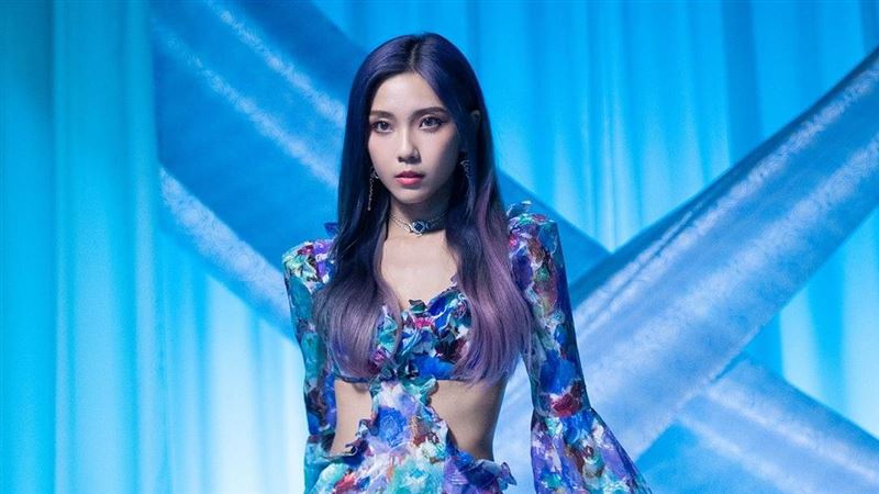 夏子薇斷開父女戀　愛心美胸跳火辣舞
