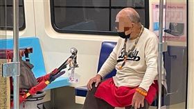 台北捷運阿伯第二度揮刀被捕 翻攝畫面