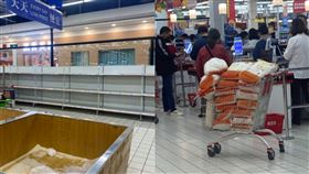 中國疫情再起！「民眾憂封城」超市搶糧食：米被買光了（圖／翻攝自豆瓣）