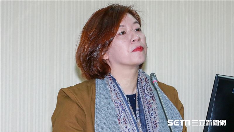 林靜儀挨酸請假王　指揮中心尷尬回應