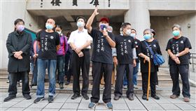 林金連宣布參選台中立委補選黎明幼兒園長、台灣土地正義行動聯盟理事林金連（前中）4日在立法院舉行記者會，宣布參選台中第2選區立法委員補選。中央社記者鄭清元攝  110年11月4日