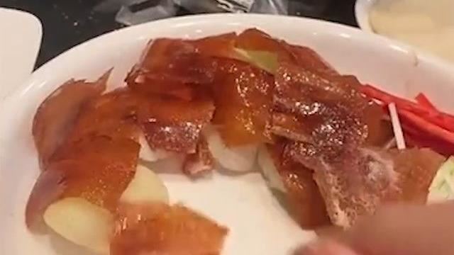 男飯店點烤鴨只有皮　店家：就是吃皮