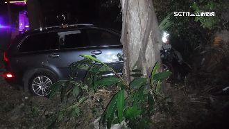 路口未煞車　酒駕男高速自撞護欄