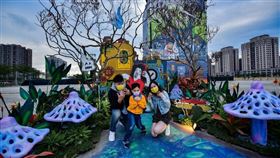 ▲只要玩得開心，處處都是美景，也讓親子互動更緊密。（圖／桃捷公司提供）