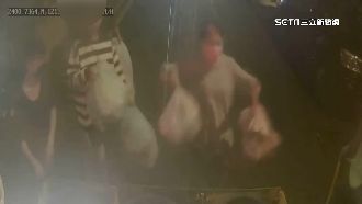 隨車清潔隊員伸手壓木板　小指遭重創