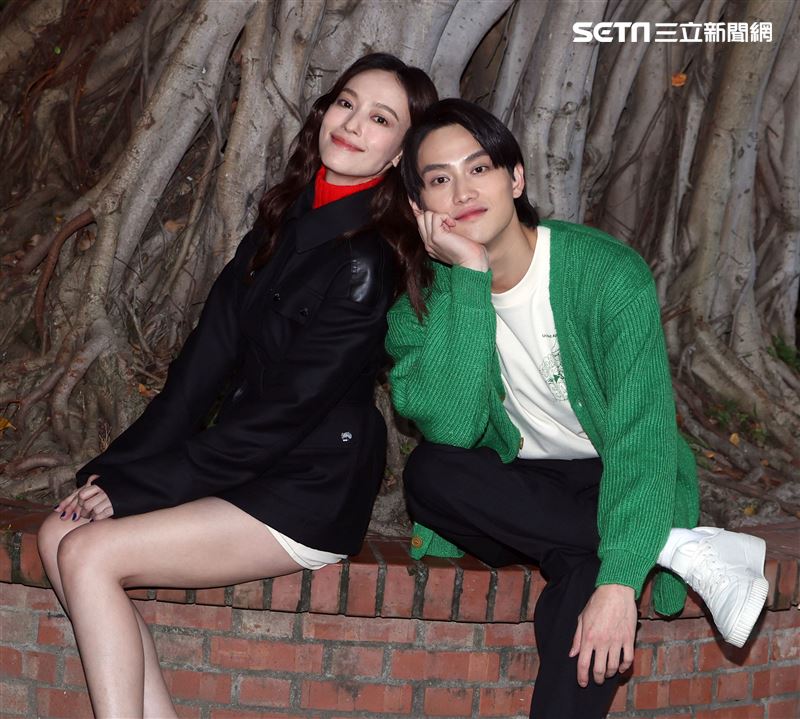 范少勳、姚以緹「比悲傷」三立新聞網專訪。（記者邱榮吉/攝影）