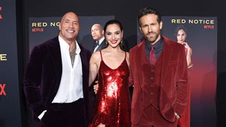 產後性感升級！神力女超人長腿辣翻